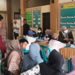 Sinergi TNI dan Mahasiswa Unram Hadirkan Layanan Kesehatan Gratis