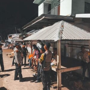 Polsek Langgudu Gelar Patroli Blue Light Cipta Kondisi Di Sejumlah Titik Rawan Gangguan Kamtibmas