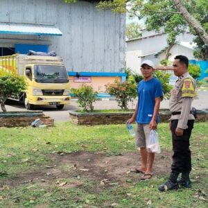 Polri Kawal Ketahanan Pangan: Bhabinkamtibmas Dampingi Petani Jagung