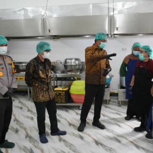 Tinjau Dapur SPPG Polda Sulteng, Menteri Hukum Puji Standar Kualitas Layak Jadi Contoh