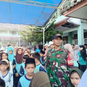 Sinergi Babinsa dan MIN 1 Sukseskan Jalan Sehat Milad