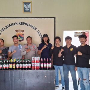 Polsek Woja Intensifkan Razia Miras Jelang Natal 2025 dan Tahun Baru 2026, Puluhan Botol Diamankan