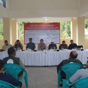 Kapolres Loteng Inisiasi Petisi Penolakan Penambangan Emas Ilegal di Pantai Kuta