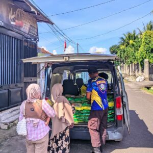 Ringankan Beban Warga, Sat Binmas Polres Dompu Gelar Gerakan Pangan Murah GPM Polri