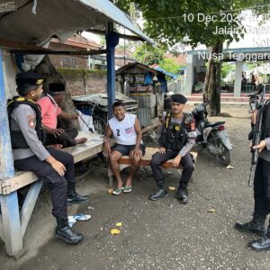 ‎Sat Samapta Polres Bima Kota Gelar Patroli Dialogis, Ajak Masyarakat Bersama Jaga Kamtibmas