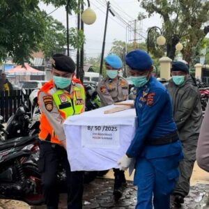 Penuh Duka dan Penghormatan, Polda Sumbar Antar 24 Korban Bencana ke Peristirahatan Terakhir