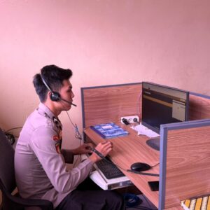 LAYANAN POLISI 110 TERUS DIOPTIMALKAN, OPERATOR SIAP RESPON CEPAT ADUAN MASYARAKAT Dompu