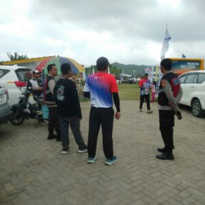 Anggota Polsek Sekongkang Laksanakan Patroli Dialogis di Kawasan Wisata Gili Dua