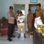 Bhabinkamtibmas Polsek Pajo Amankan Penyaluran Bantuan PKH di Desa Ranggo, Warga Terima Beras dan Minyak Goreng