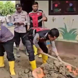 Gotong Royong Polri dan Masyarakat, Polres Pidie Jaya Percepat Pemulihan Pascabanjir dan Fasilitas Pendidikan
