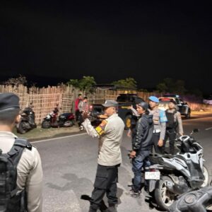 Menekan dan Minimalisir Potensi Guankamtibmas di wilayah hukumnya Polseksubsektor Palibelo Tingkatkan Patroli Malam