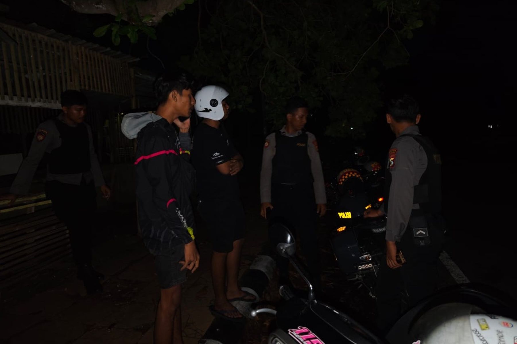 Sat Samapta Polres Lobar Jaga Keamanan Perumahan Gerung