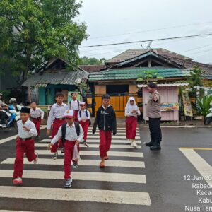 Polsek Rasanae Timur Laksanakan Rawan Pagi di Sejumlah Titik Rawan Kemacetan