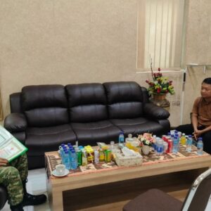 Dua Tunawicara Keliling Indonesia Diterima Dandim Mataram